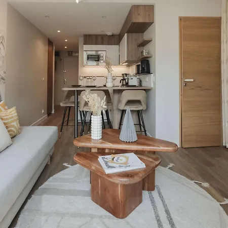 Rénové 3 Pièces à Val Thorens, - Fr-1-545-54 *